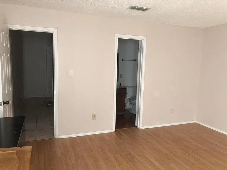 508 Erikson Trl — Photo 12