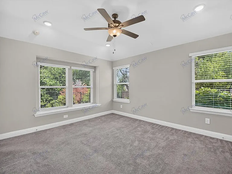 159 Bryant Ln — Photo 10