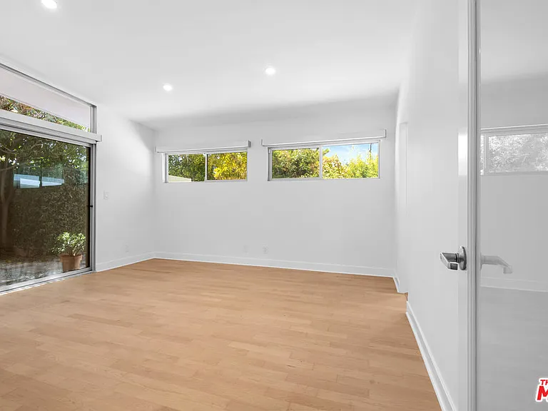 11770 Chenault St — Photo 12