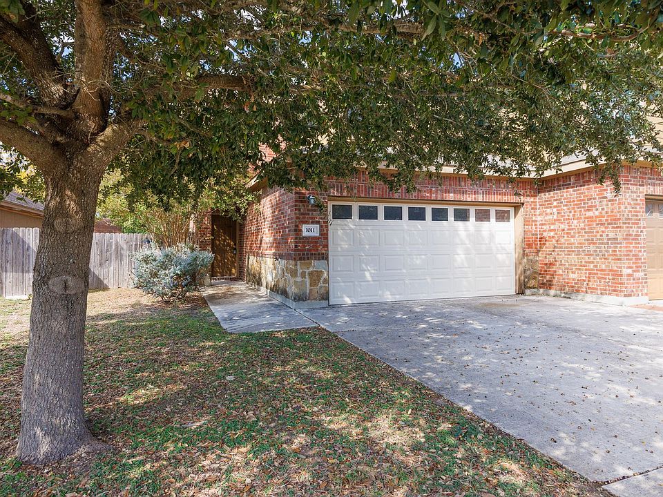 1st image of 1011 Brown Rock Dr