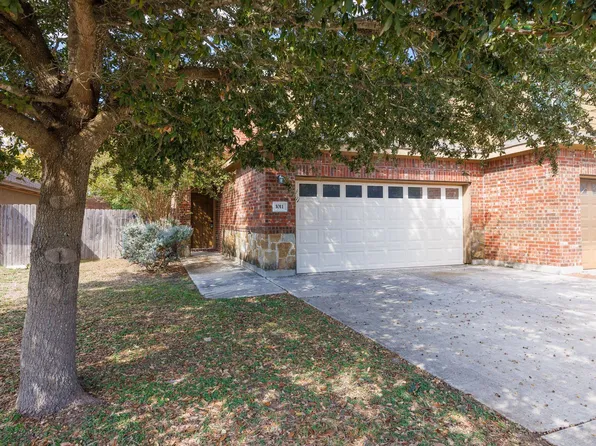 1011 Brown Rock Dr, New Braunfels, TX 78130