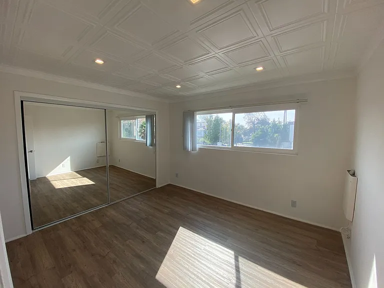 1489 S Canfield Ave — Photo 15
