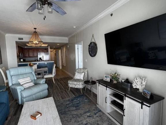 5th image of 401 E Beach Blvd Unit 507
