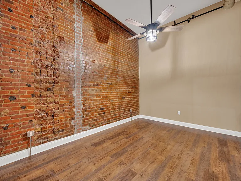 214 Broad St #D — Photo 8