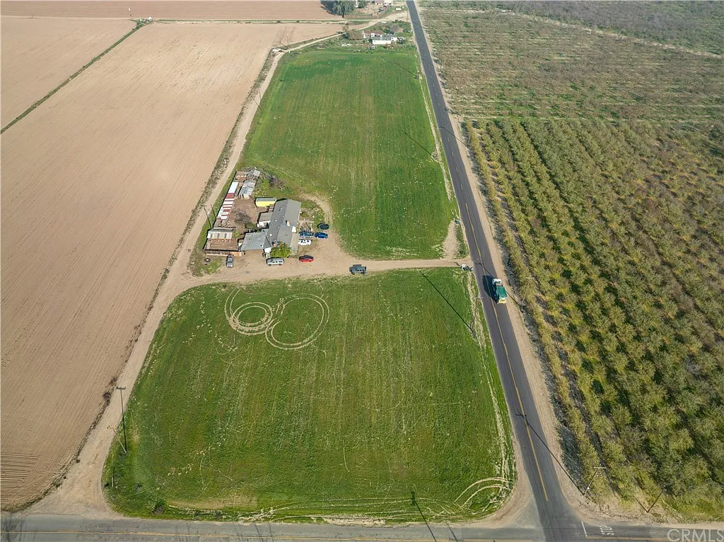 3563 N Washington Blvd photo 1