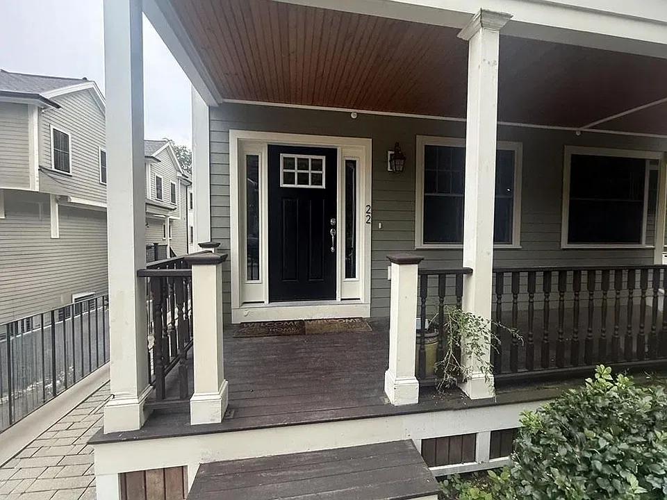 22 Hawthorne St #1