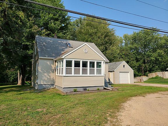 2nd image of 1509 52nd St SE