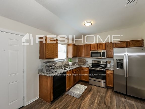 3rd image of 1305 Duvall Dr