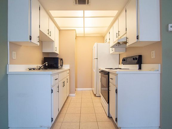 3rd image of 1103 Cypress Gardens Blvd APT 6