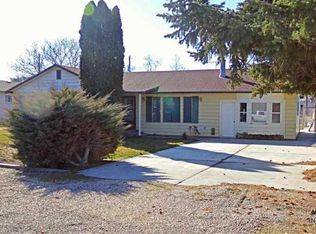 613 W Oregon Ave, Homedale, ID 83628