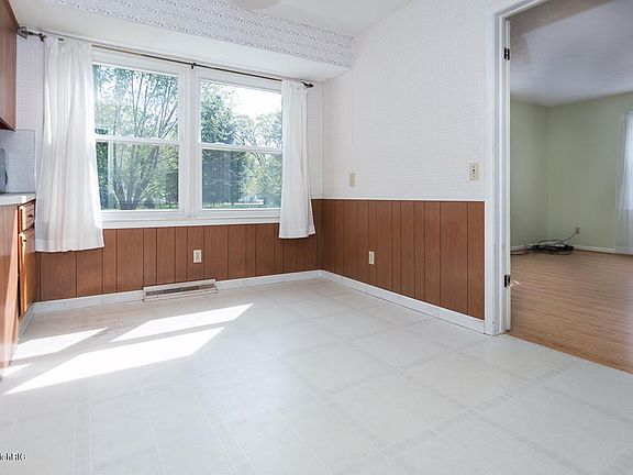 5th image of 3420 Wedgwood Dr