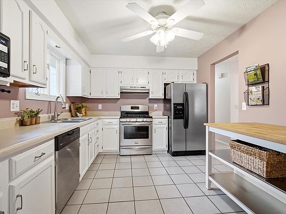 4th image of 102 Nottingham Chase