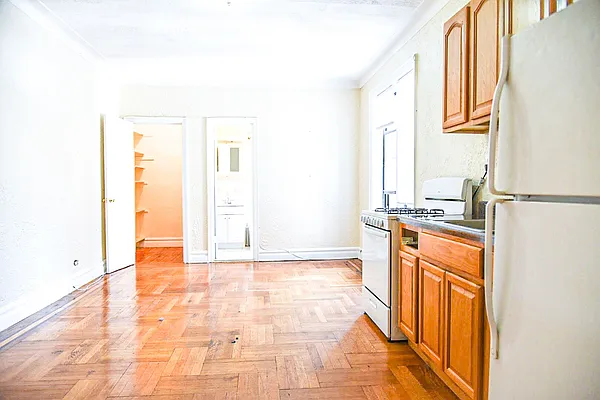 Rented by Lang Realty LLC | media 11