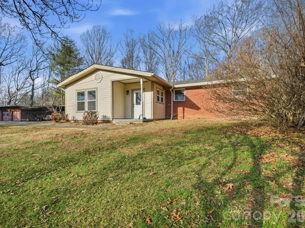 101 Valley Overlook Dr, Pisgah Forest, NC 28768