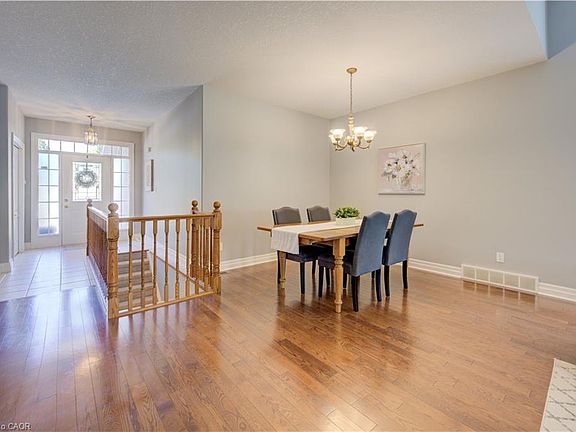5th image of 59 Devonshire Dr