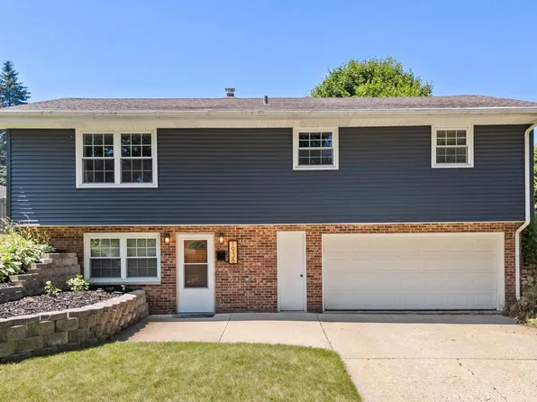 1938 Woodlawn AVENUE, West Bend, WI 53090