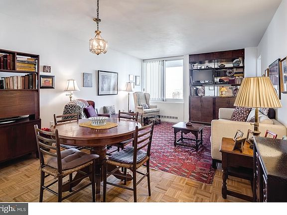 4th image of 604-36 S Washington Sq Unit 2008