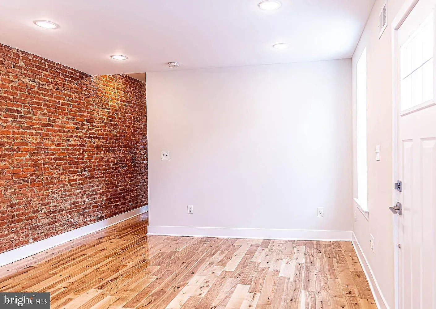3 bed, 1300 sqft, $1,737 — Photo 4