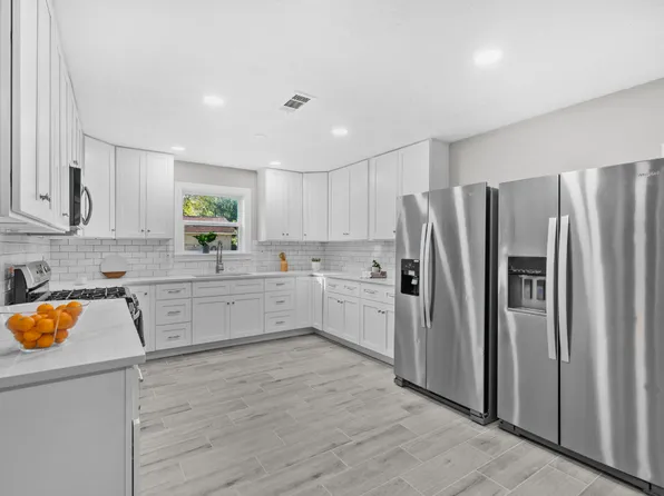 8050 Tavenor Ln, Houston, TX