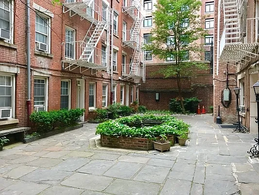 Rented by REAL New York | media 17