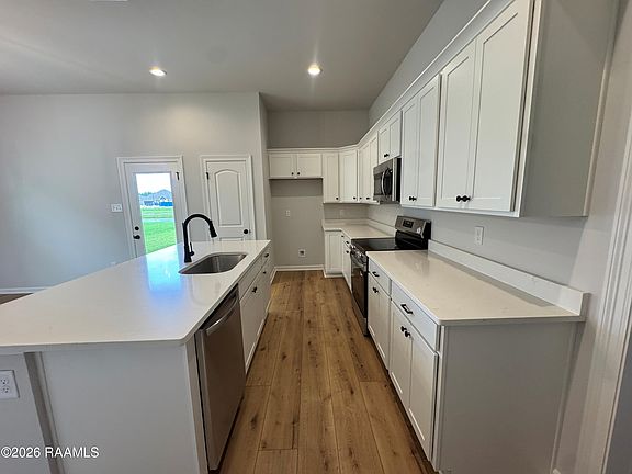 3rd image of 114 Dawson Ave