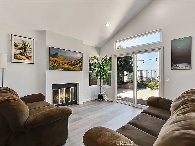 6117 E Garnet Cir — Photo 2