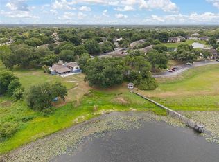 498 Lakewood Dr, Brandon, FL 33510