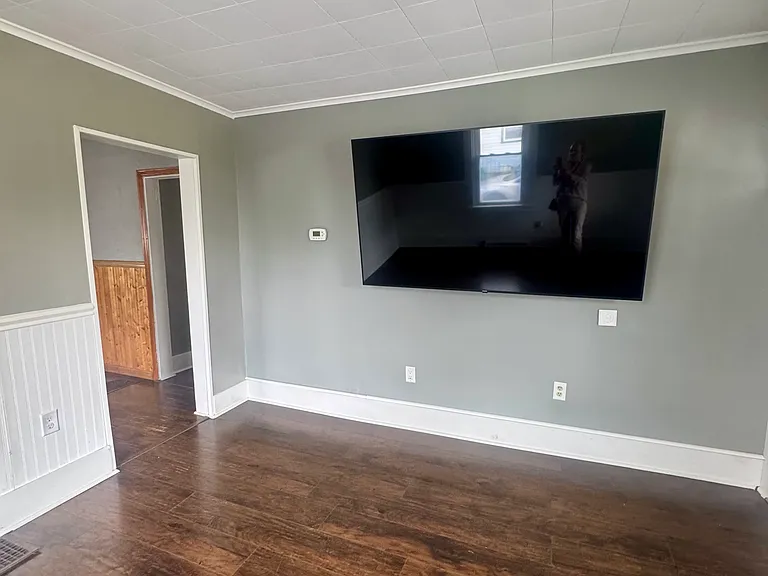 1537 Mount Pleasant Connell Rd — Photo 3