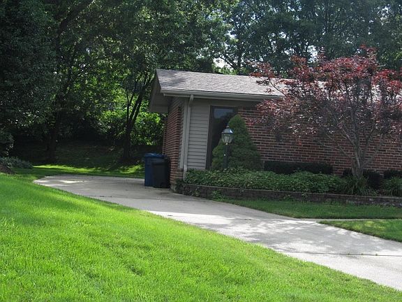 2nd image of 408 Sunnyslope Dr