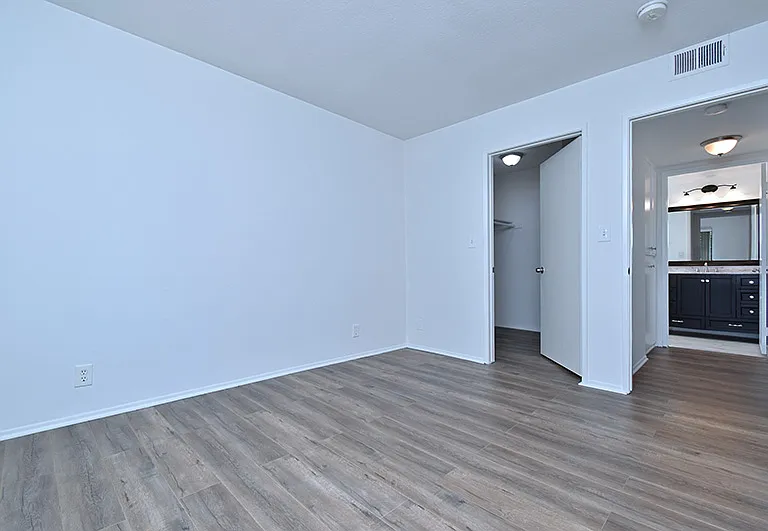 4235 Whitsett Ave #201 — Photo 23