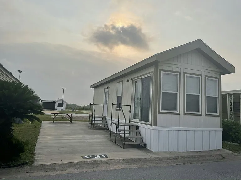 1601 S Airport Dr #231 — Photo 1