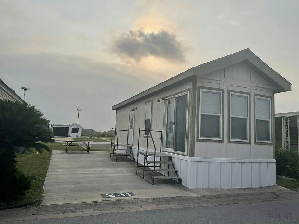 1601 S Airport Dr #231