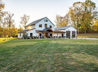 300 Graylee Ln, Burkesville, KY 42717