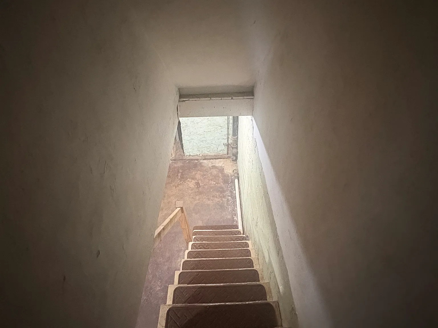 3 bed, $1,800 — Photo 2