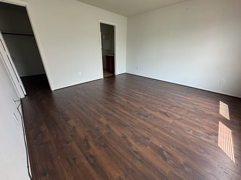 1721 Gayla Creek Dr — Photo 13