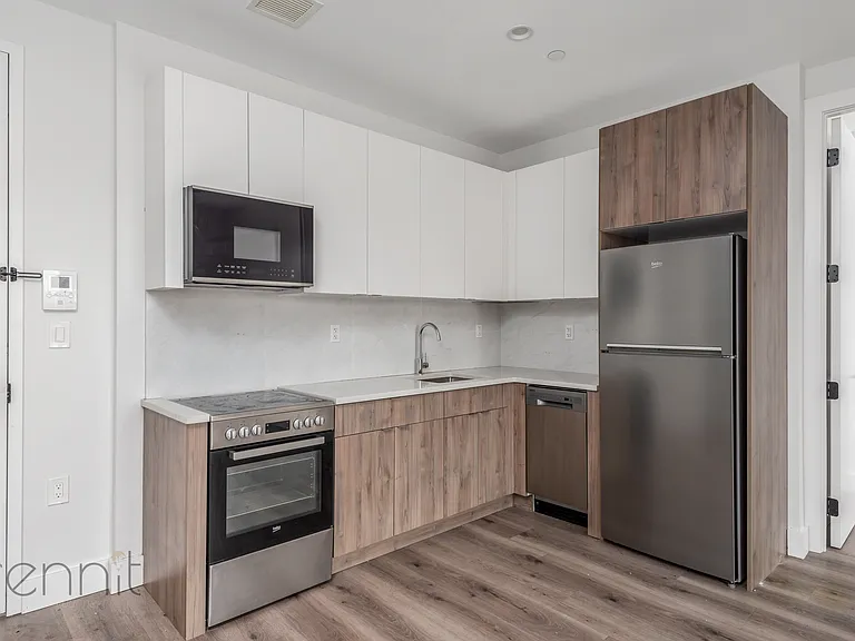 125 Kings Hwy #4A — Photo 6