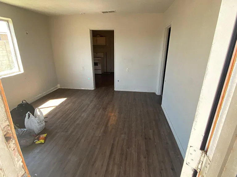 620 W Jones Ave — Photo 9