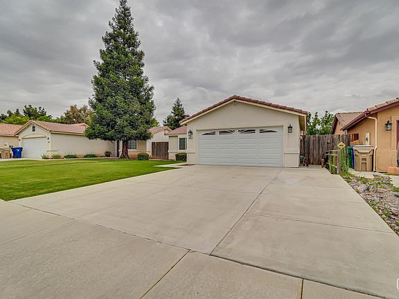 3rd image of 261 Tanner Michael Dr