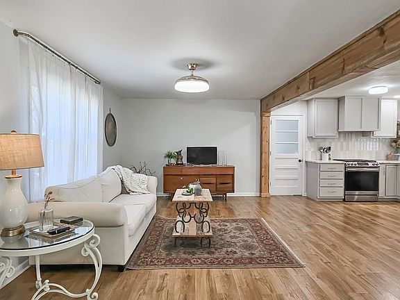 5th image of 20 Tunstill Loop Rd