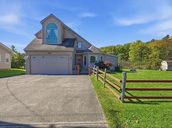 10857 Aldina Dr, Conneaut Lake, PA 16316