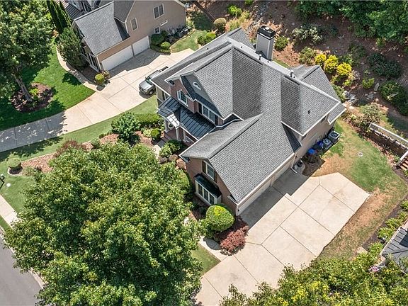 5th image of 445 Hillcrest View Dr