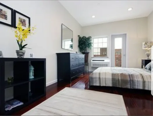 Sold by Gene Novak, LREB | media 24