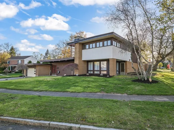 722 College Ter, Niagara Falls, NY 14305