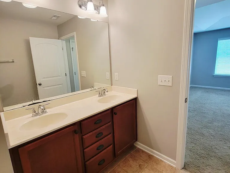 2425 Swans Rest Way — Photo 32