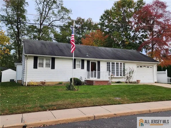 2 Michael St, Jamesburg, NJ 08831