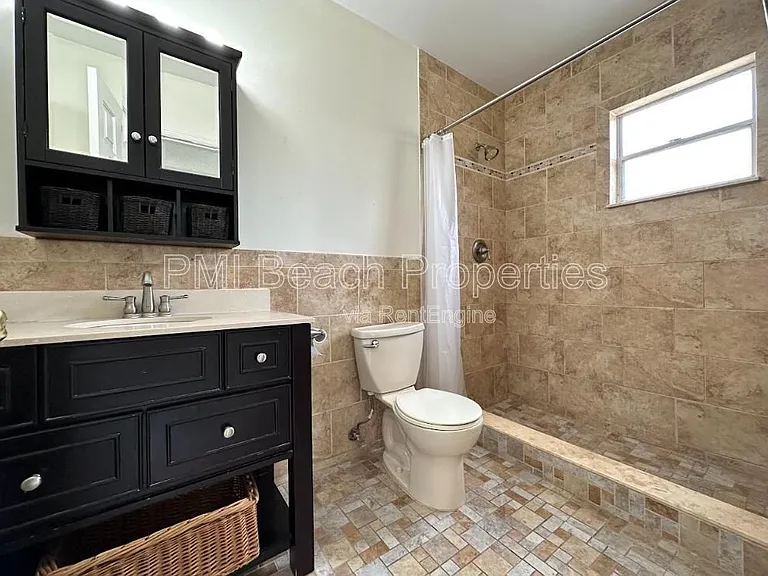 1292 Essex Dr — Photo 9