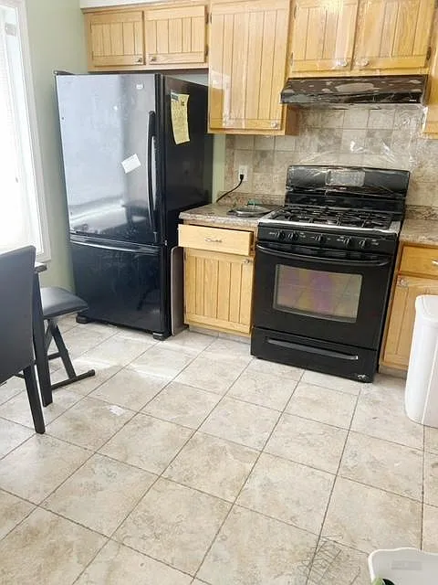 2 bed, 2.5 bath, 1600 sqft, $2,499 — Photo 4