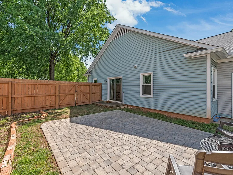 1118 Polk St — Photo 26