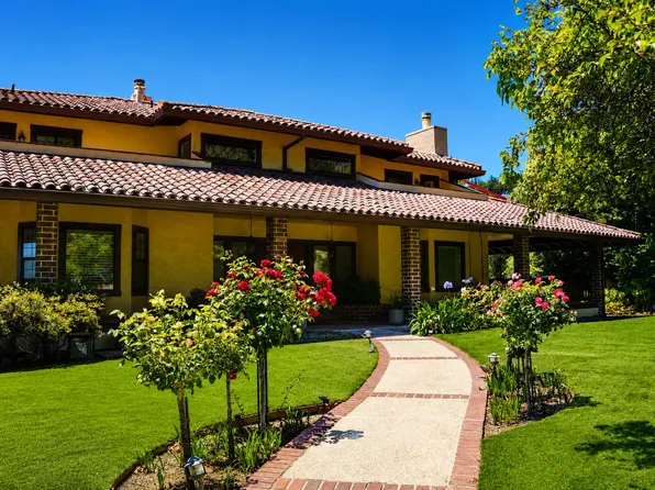 975 Macadamia Dr, Hillsborough, CA 94010