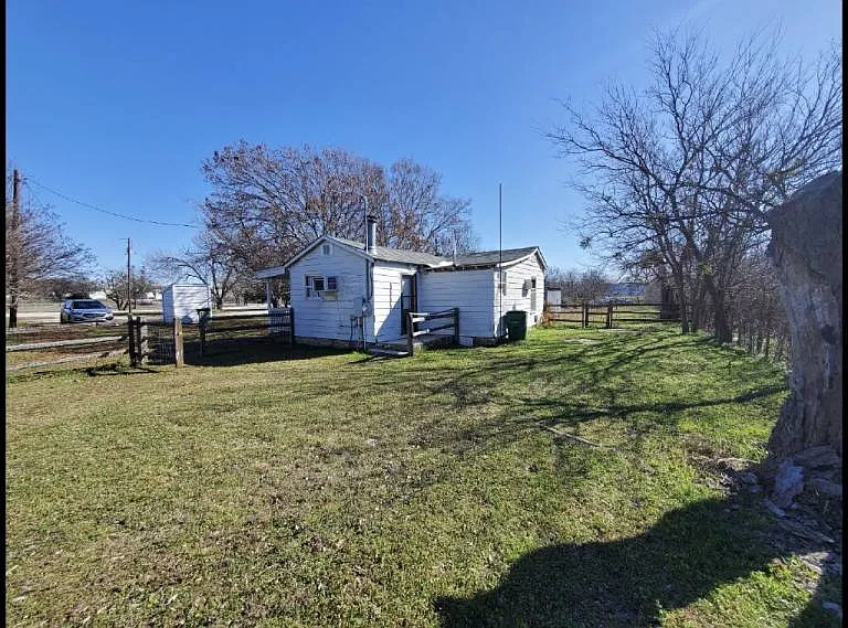 310 S Crook St — Photo 4